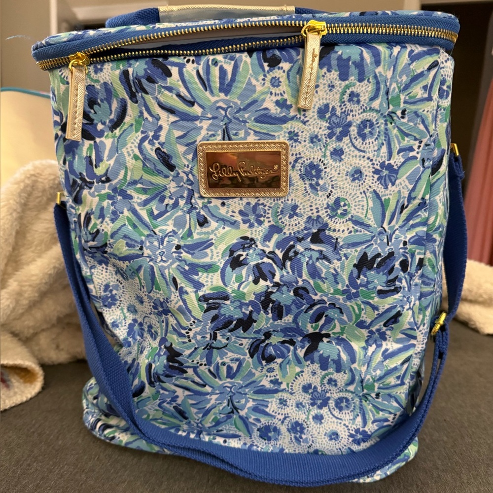EUC Lilly Pulitzer wine carrier cooler bag